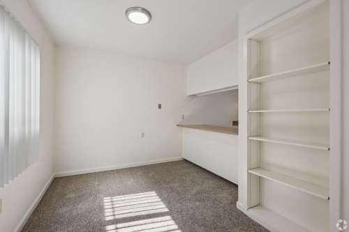 uc-davis-Apartment-Building-18747278