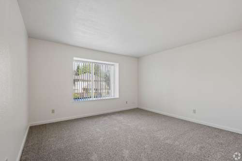 uc-davis-Apartment-Building-18747286