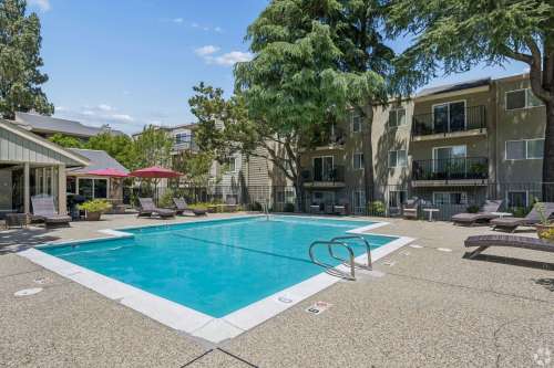 uc-davis-Apartment-Building-18747288