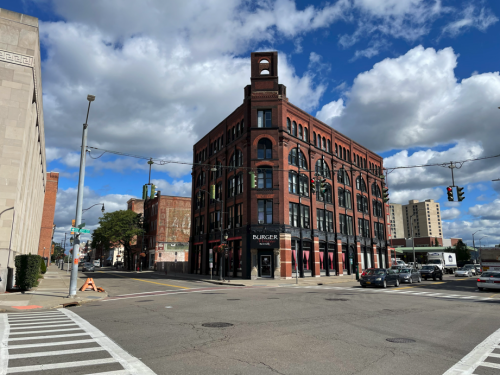 binghamton-Apartment-Building-18814074