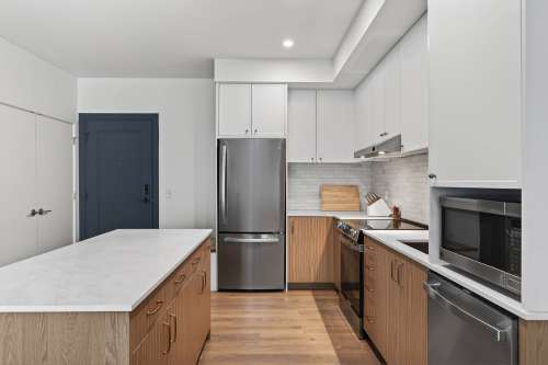 pitt-Apartment-Building-18791623