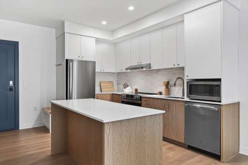 pitt-Apartment-Building-18791624