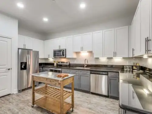 2026-07/LSU-Apartment-Building-18789283.webp