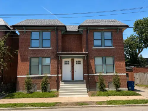 SLU-Apartment-Building-18801470.webp