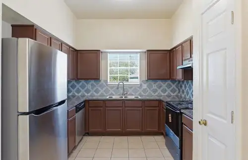 2026-07/TEXAS-STATE-Apartment-Building-18830915.webp