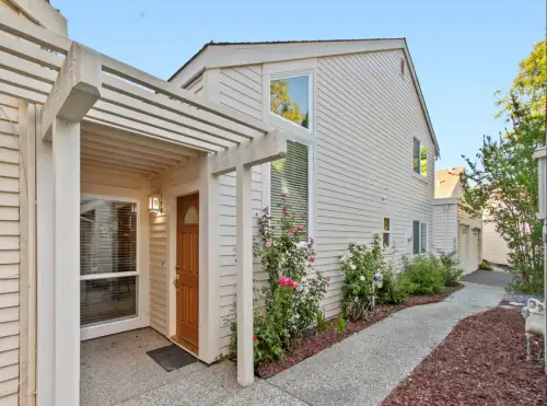 2026-07/UC-DAVIS-Apartment-Building-18826338.webp