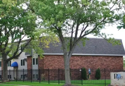 2026-07/URBANA-CHAMPAIGN-Apartment-Building-18816041.webp