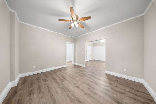 cal-state-long-beach-Apartment-Building-18817322