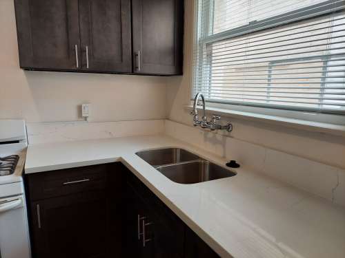 cal-state-long-beach-Apartment-Building-18800299