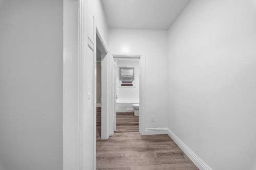 cal-state-long-beach-Apartment-Building-18817323