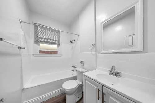 cal-state-long-beach-Apartment-Building-18817325