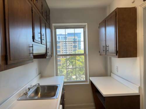 carnegie-mellon-Apartment-Building-18838084