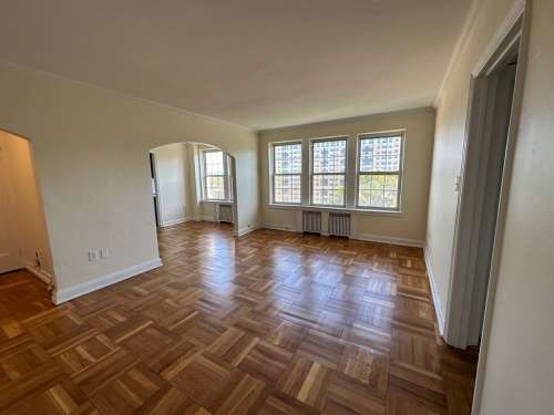 carnegie-mellon-Apartment-Building-18838071
