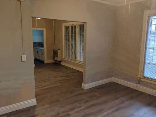 cal-state-long-beach-Apartment-Building-18794895