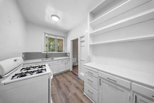 cal-state-long-beach-Apartment-Building-18817326