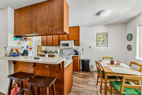 uc-davis-Apartment-Building-18803353