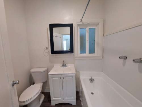 cal-state-long-beach-Apartment-Building-18800304