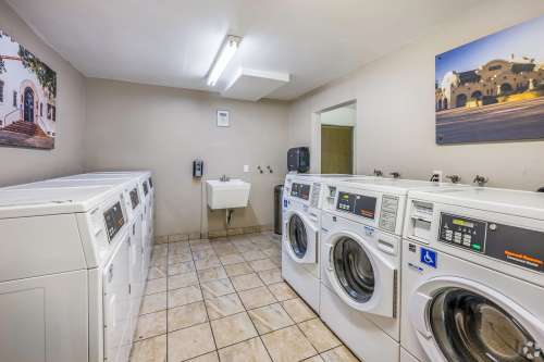 uc-davis-Apartment-Building-18803362