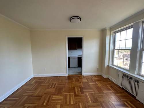 carnegie-mellon-Apartment-Building-18838079