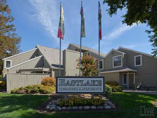 uc-davis-Apartment-Building-18795137