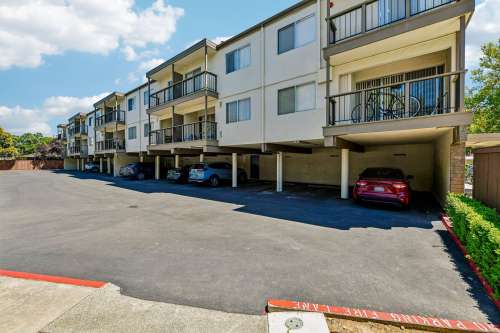 uc-davis-Apartment-Building-18803350
