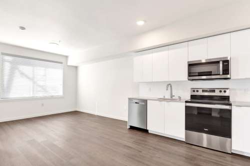 western-washington-Apartment-Building-18797883