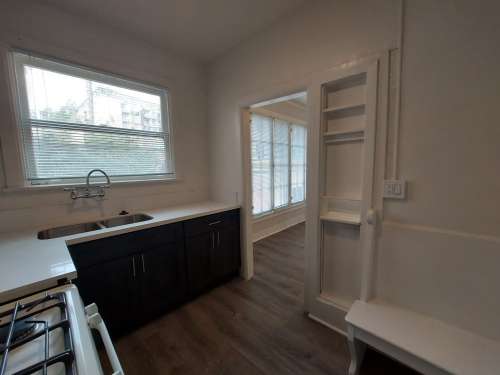 cal-state-long-beach-Apartment-Building-18800300