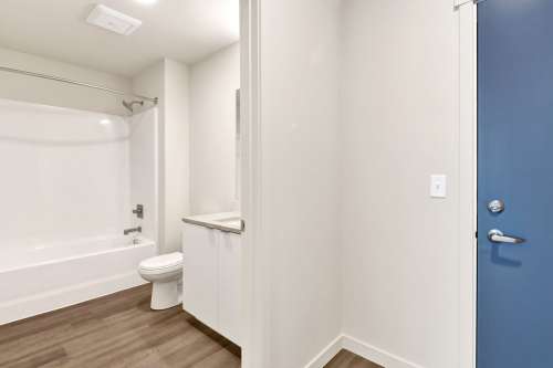 western-washington-Apartment-Building-18797899