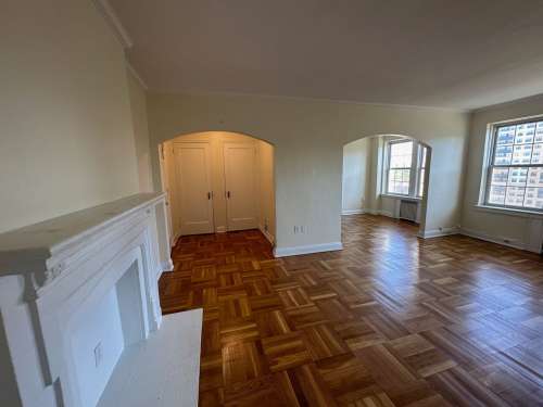 carnegie-mellon-Apartment-Building-18838074