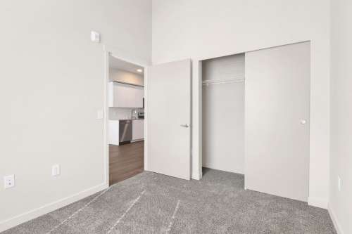 western-washington-Apartment-Building-18797890