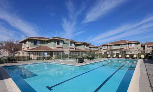 uc-davis-Apartment-Building-18804179