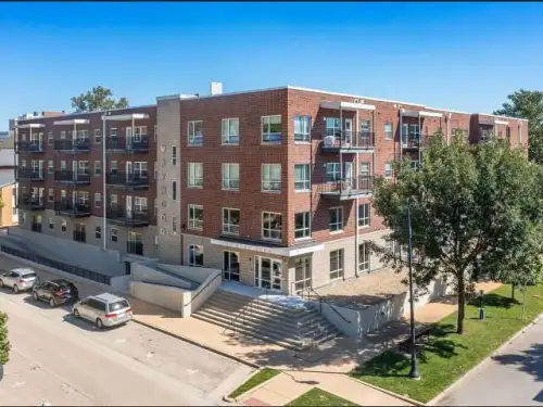 2026-08/URBANA-CHAMPAIGN-Apartment-Building-18853164.webp