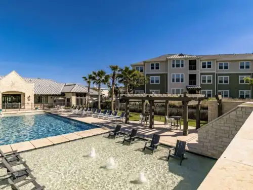 2026-08/UTSA-Apartment-Building-18865951.webp