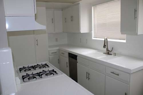 cal-state-long-beach-Apartment-Building-18852108