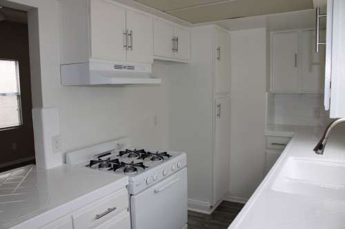 cal-state-long-beach-Apartment-Building-18852107