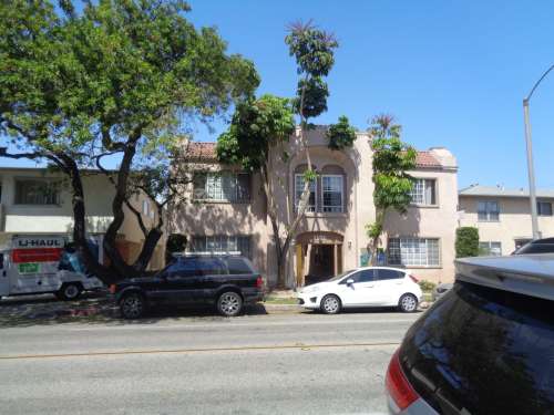cal-state-long-beach-Apartment-Building-18852105
