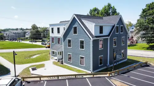 2026-09/NEW-HAMPSHIRE-Apartment-Building-18960937.webp