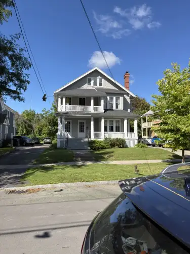 2026-10/SYRACUSE-Apartment-Building-19003843.webp