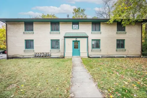 2026-10/UNIVERSITY-OF-MISSOURI-Apartment-Building-19010874.webp