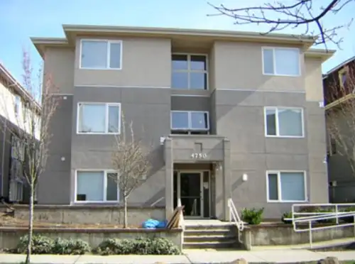 2026-10/WASHINGTON-Apartment-Building-18976584.webp