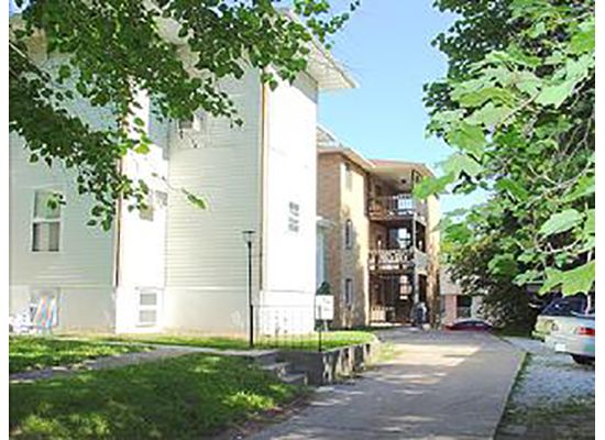 S Bed 1603 University Ave
Columbia, MO 65201 1