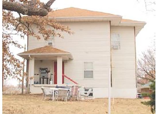 S Bed 1603 University Ave
Columbia, MO 65201 0