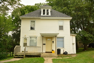 Platteville-Apartment-Building-12.jpg